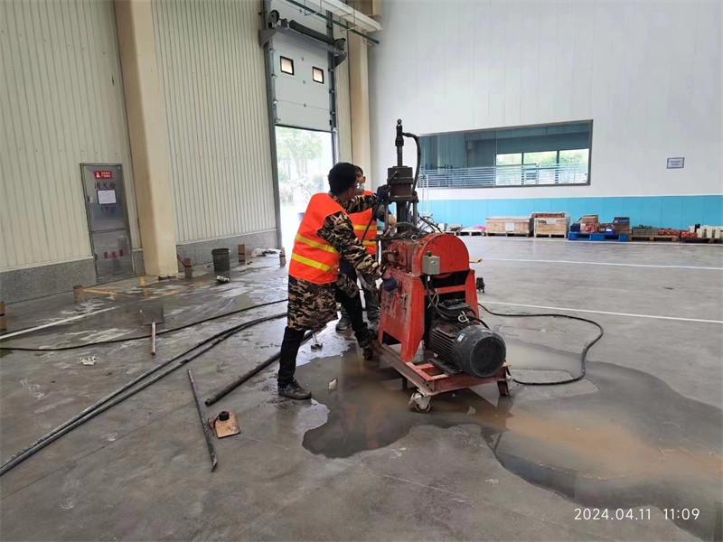 吴起厂房地面下沉塌陷注浆加固施工